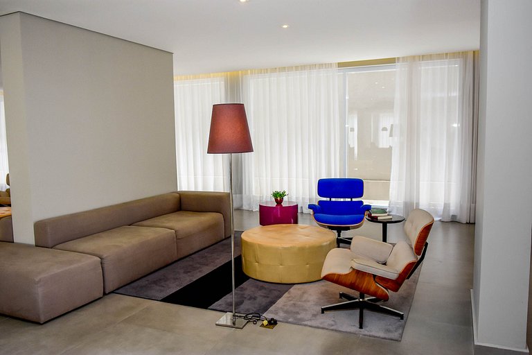 Charmos Studio proximo Allianz com garagem