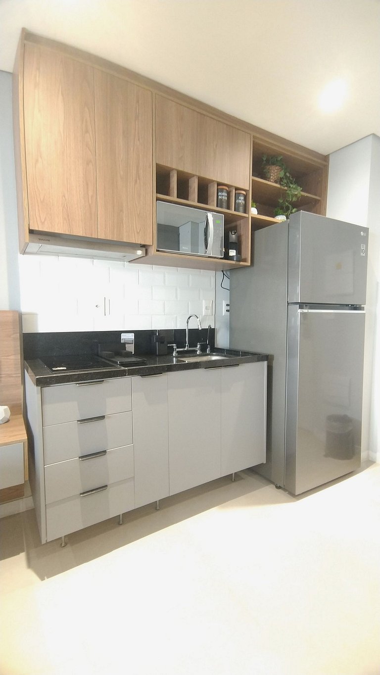 Belo Studio Pinheiros a 200 mts Metro Oscar Freire
