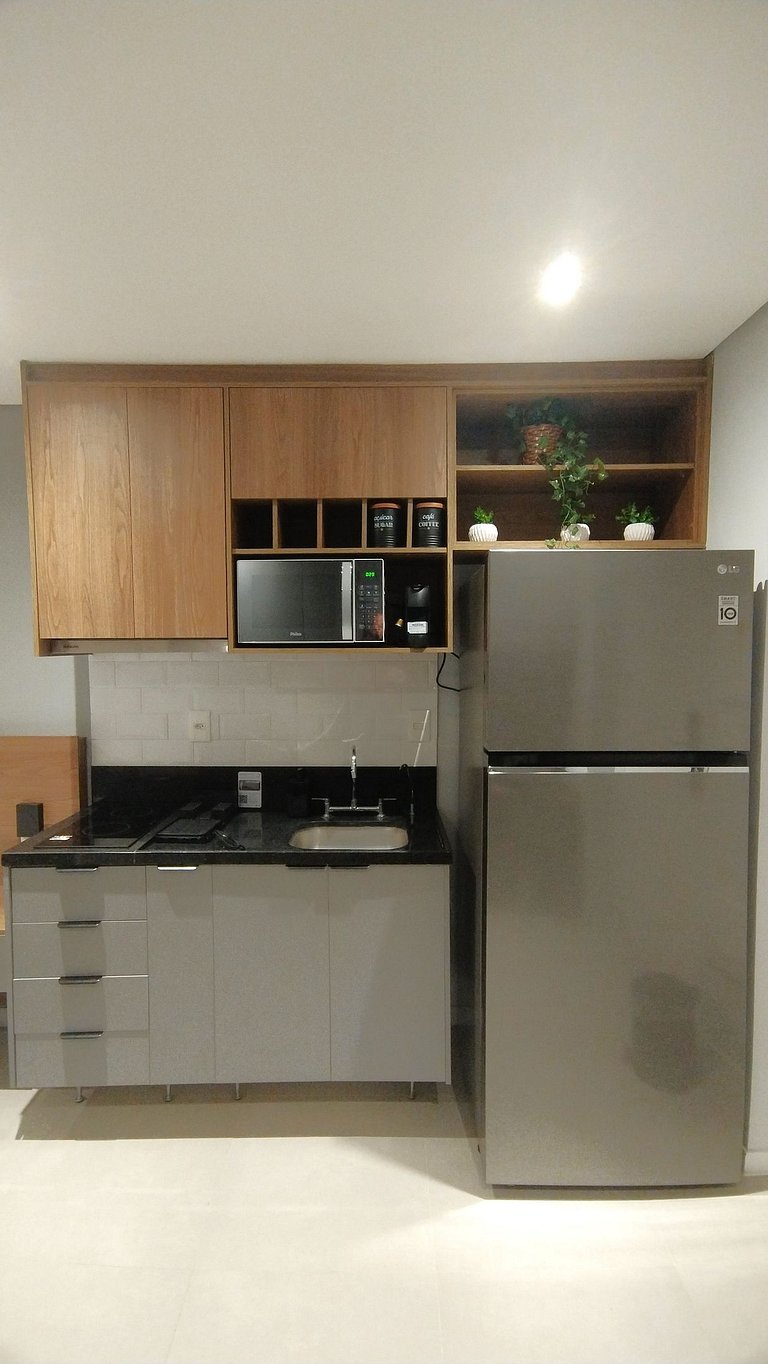 Belo Studio Pinheiros a 200 mts Metro Oscar Freire