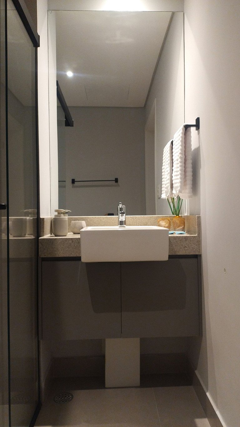 Belo Studio Pinheiros a 200 mts Metro Oscar Freire