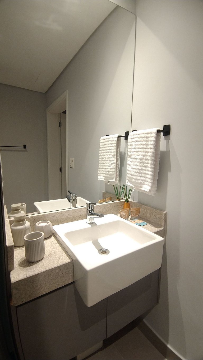Belo Studio Pinheiros a 200 mts Metro Oscar Freire