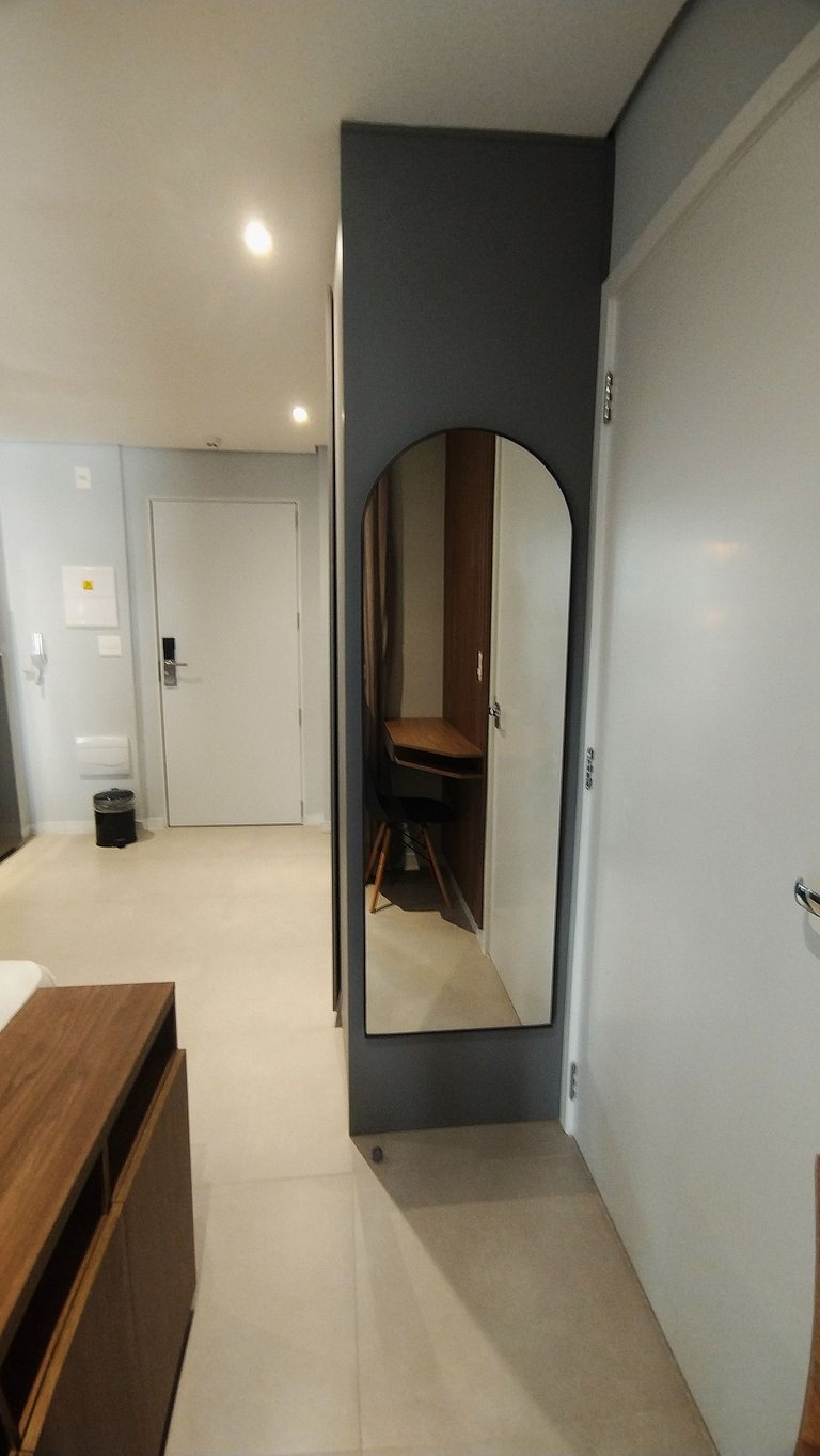 Belo Studio Pinheiros a 200 mts Metro Oscar Freire