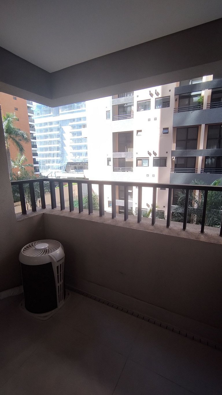 Belo Studio Pinheiros a 200 mts Metro Oscar Freire