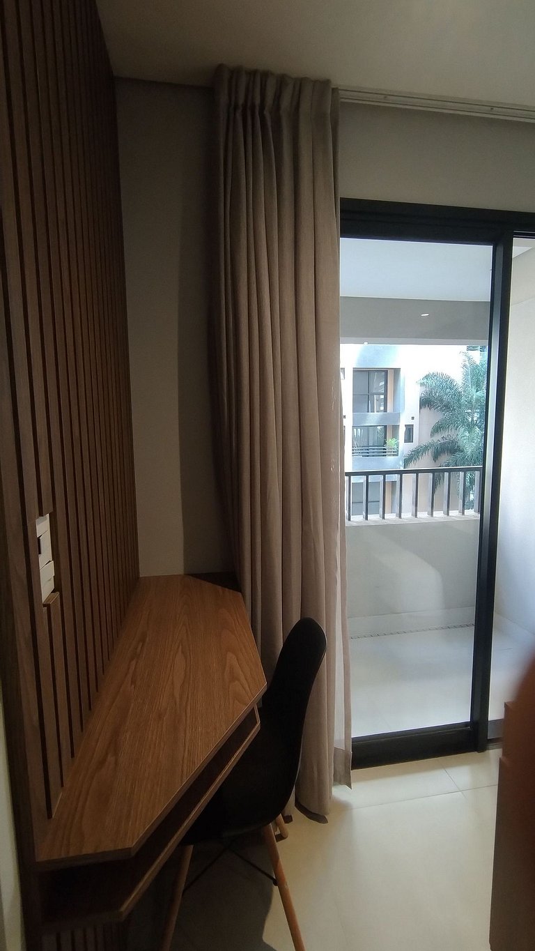 Belo Studio Pinheiros a 200 mts Metro Oscar Freire