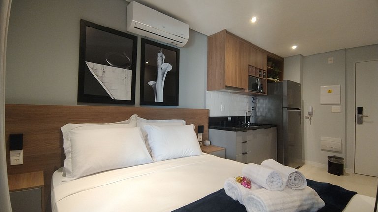 Belo Studio Pinheiros a 200 mts Metro Oscar Freire