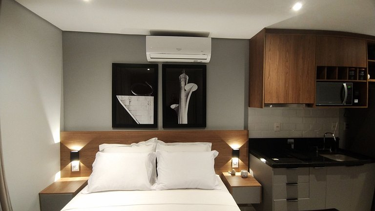 Belo Studio Pinheiros a 200 mts Metro Oscar Freire