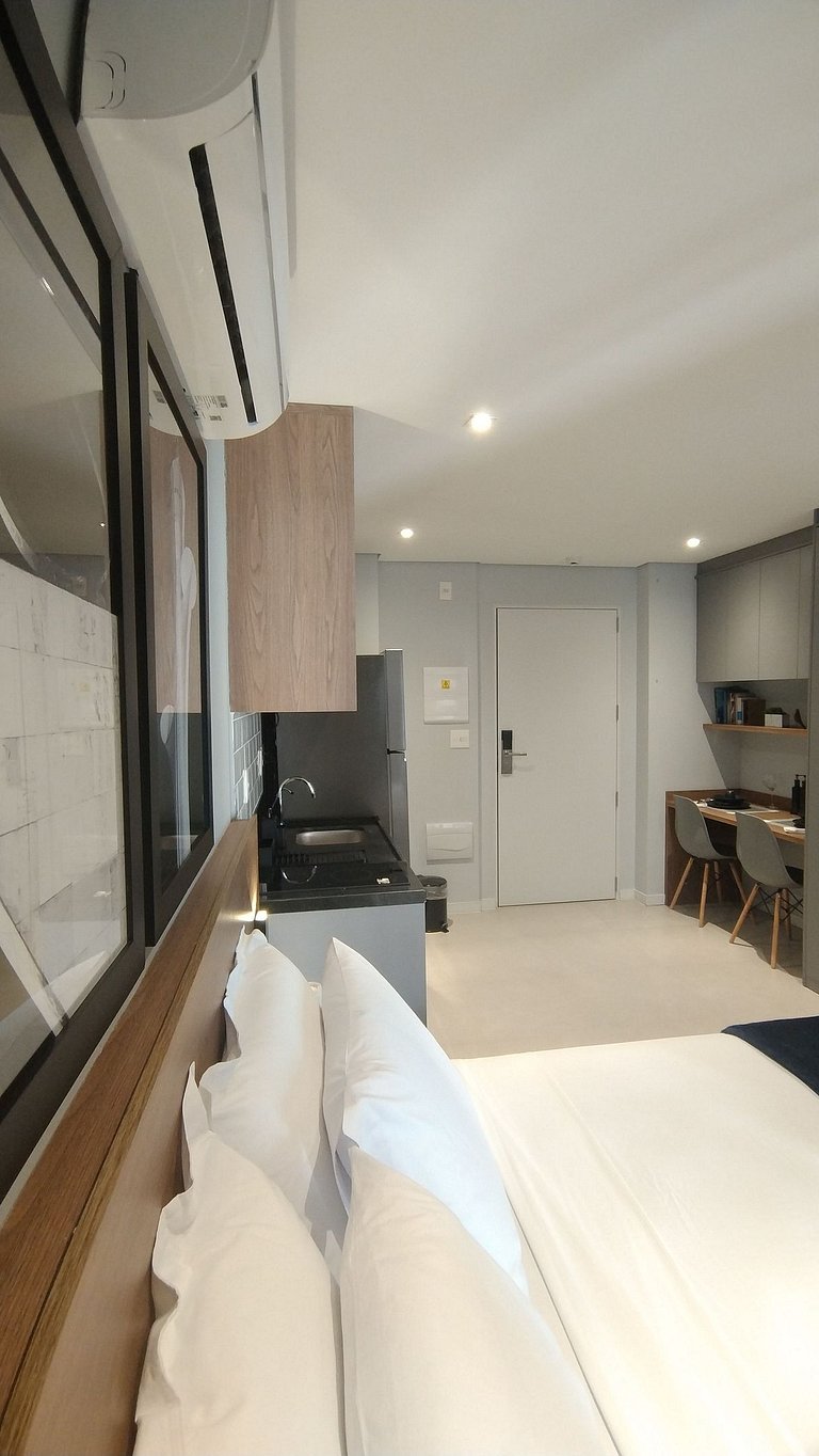 Belo Studio Pinheiros a 200 mts Metro Oscar Freire