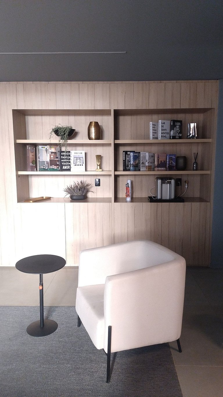 Belo Studio Pinheiros a 200 mts Metro Oscar Freire
