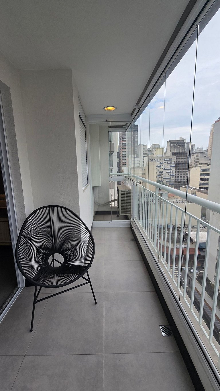 Estúdio espaçoso na República C/Garagem