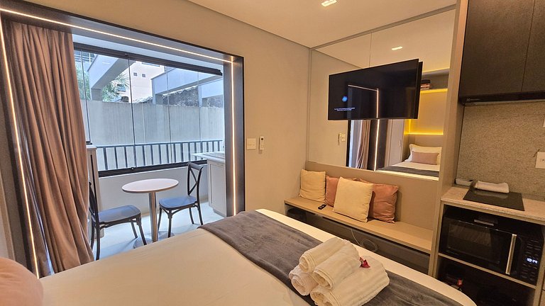 Studio Pinheiros a 200 mts Metrô Oscar Freire