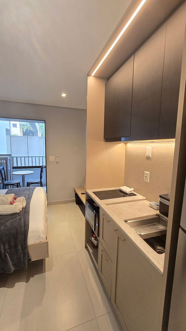 Studio Pinheiros a 200 mts Metrô Oscar Freire