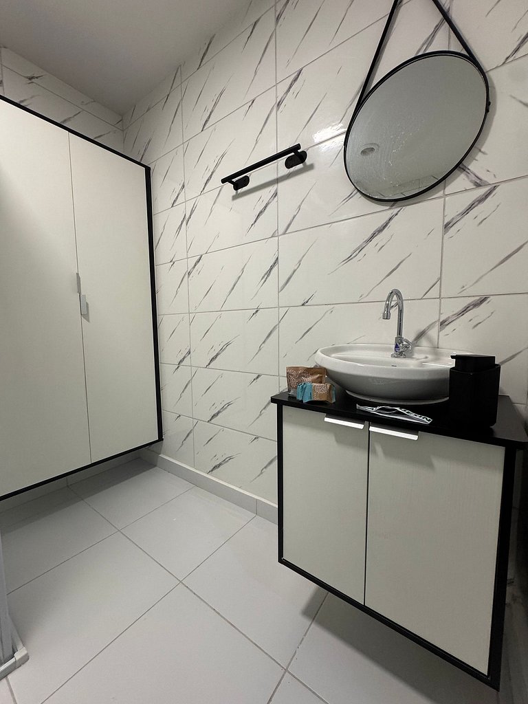 Studio em Pinheiros ao lado Met Fradique Coutinho