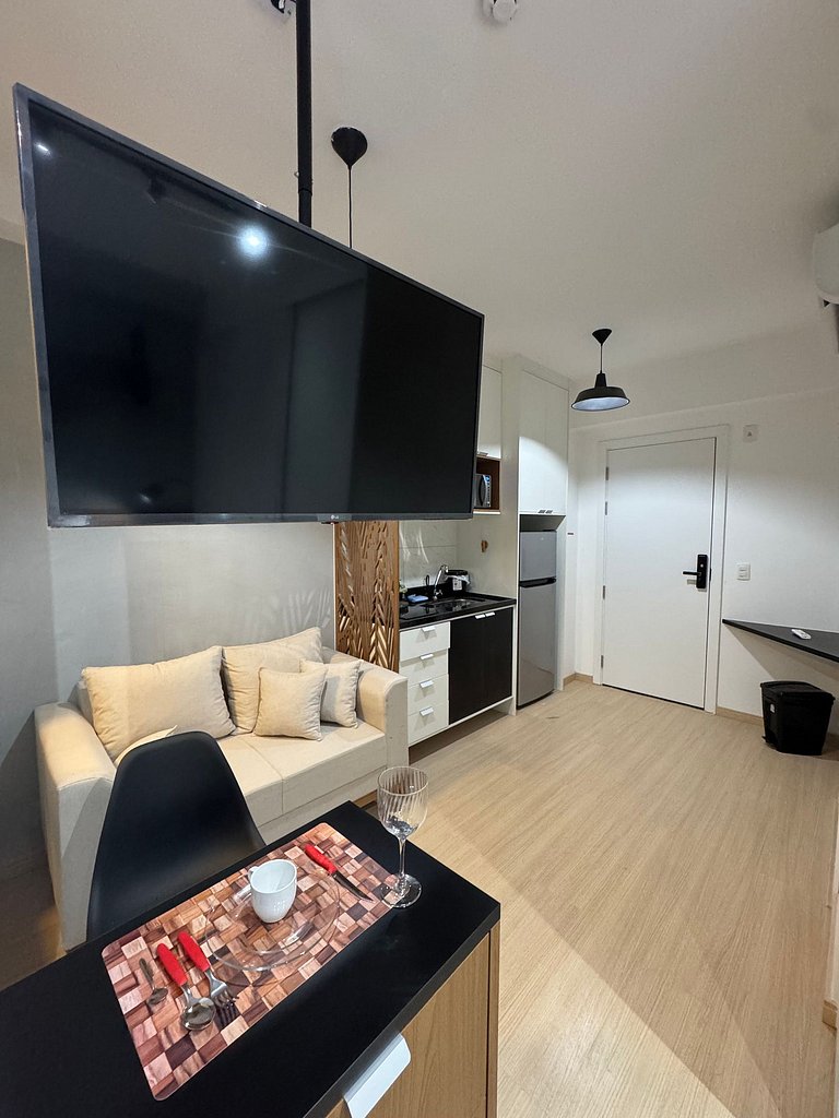 Studio em Pinheiros ao lado Met Fradique Coutinho