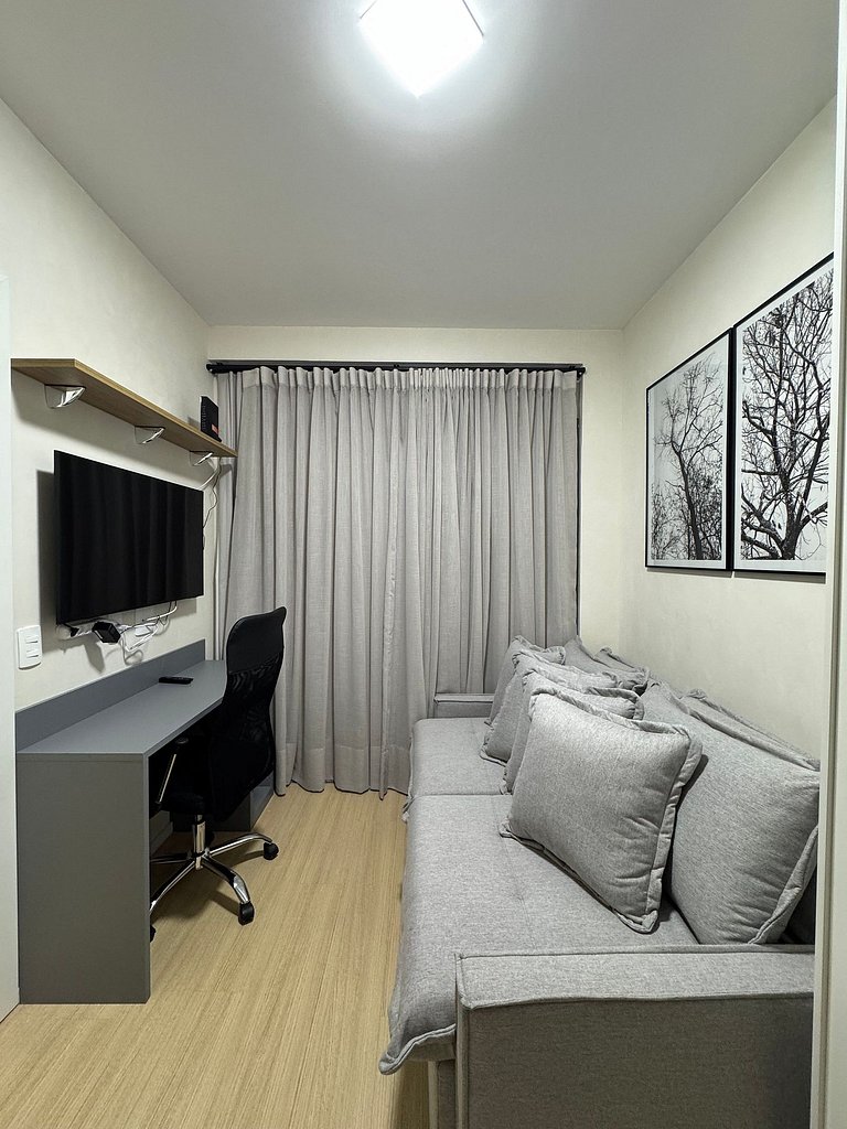 Studio Confortável e completo no Itaim com Sacada