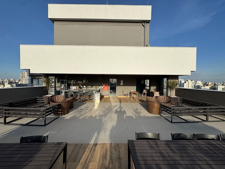Studio Confortável e completo no Itaim com Sacada