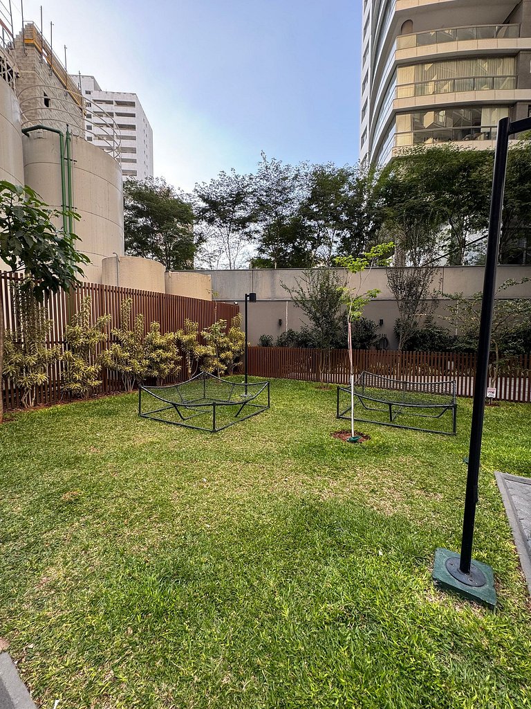 Studio Confortável e completo no Itaim com Sacada