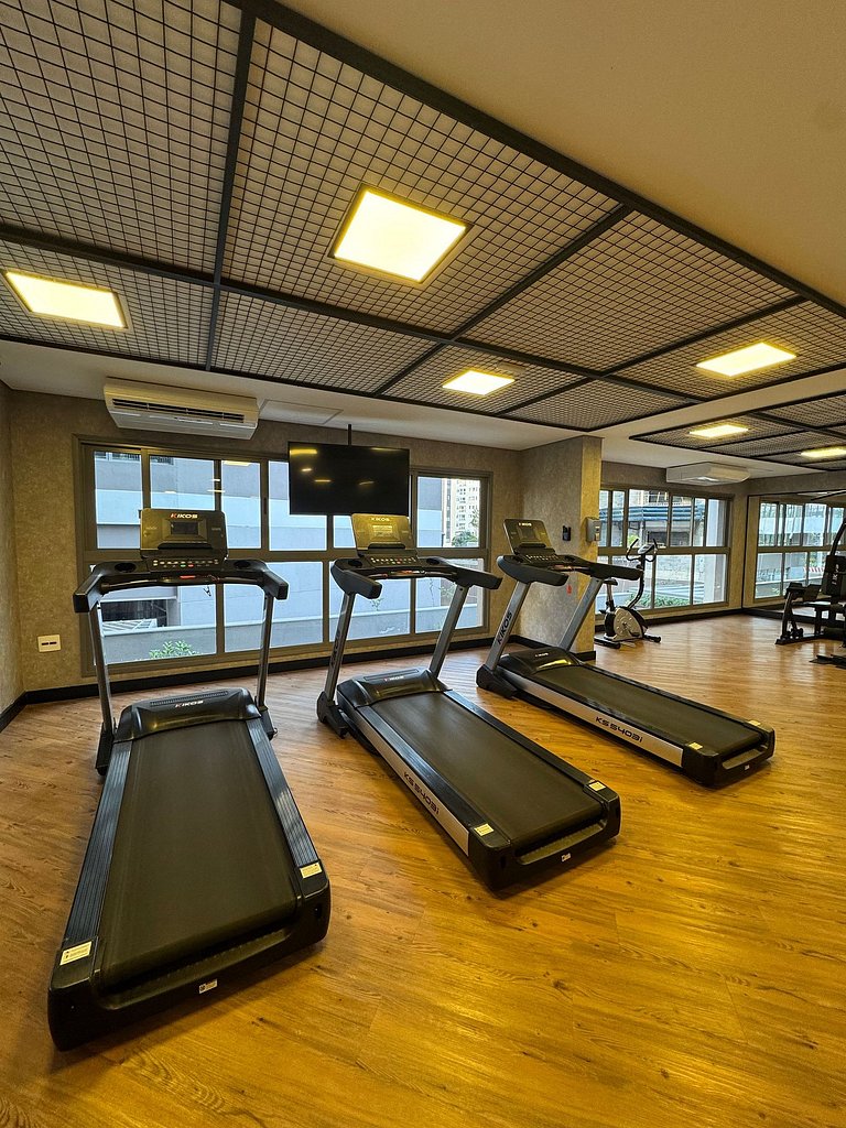 Studio Confortável e completo no Itaim com Sacada