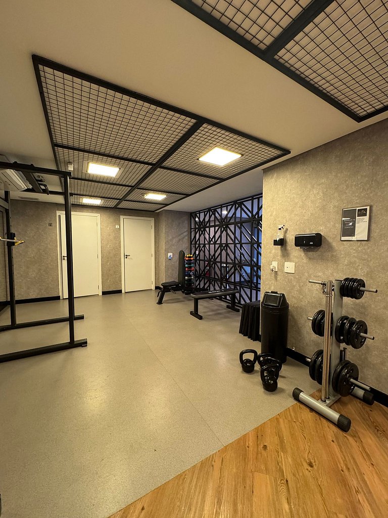 Studio Confortável e completo no Itaim com Sacada