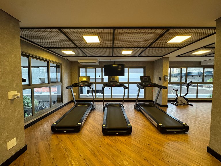Studio Confortável e completo no Itaim com Sacada