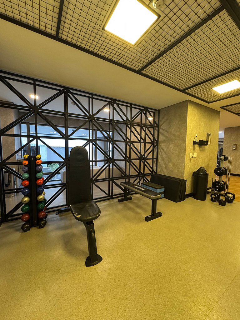 Studio Confortável e completo no Itaim com Sacada
