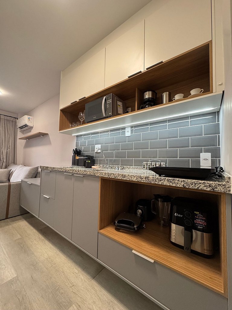 Studio Conforto em Pinheiros/ Sacada / 2 min metro