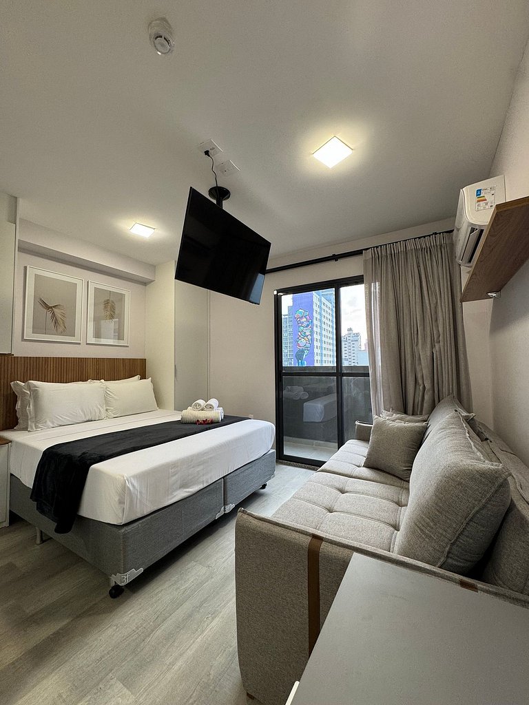 Studio Conforto em Pinheiros/ Sacada / 2 min metro