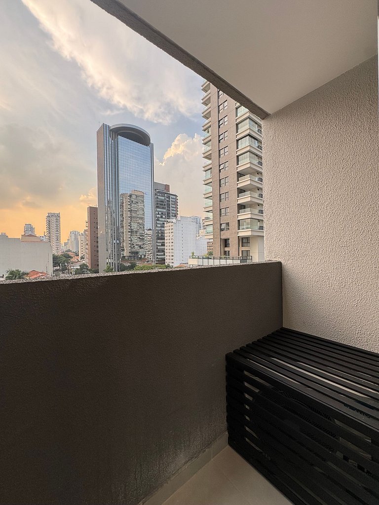 Studio Conforto em Pinheiros/ Sacada / 2 min metro