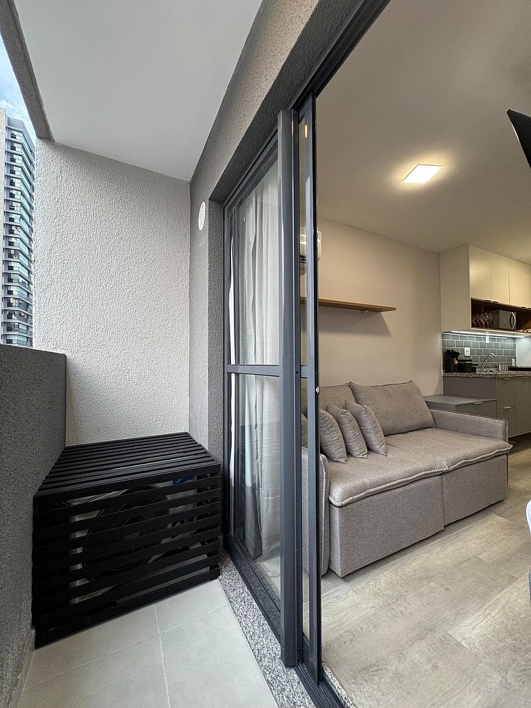 Studio Conforto em Pinheiros/ Sacada / 2 min metro