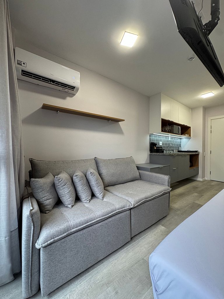 Studio Conforto em Pinheiros/ Sacada / 2 min metro
