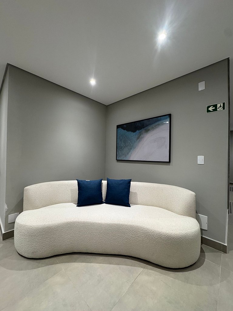 Studio Conforto em Pinheiros/ Sacada / 2 min metro