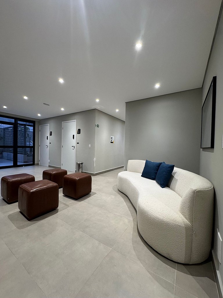 Studio Conforto em Pinheiros/ Sacada / 2 min metro
