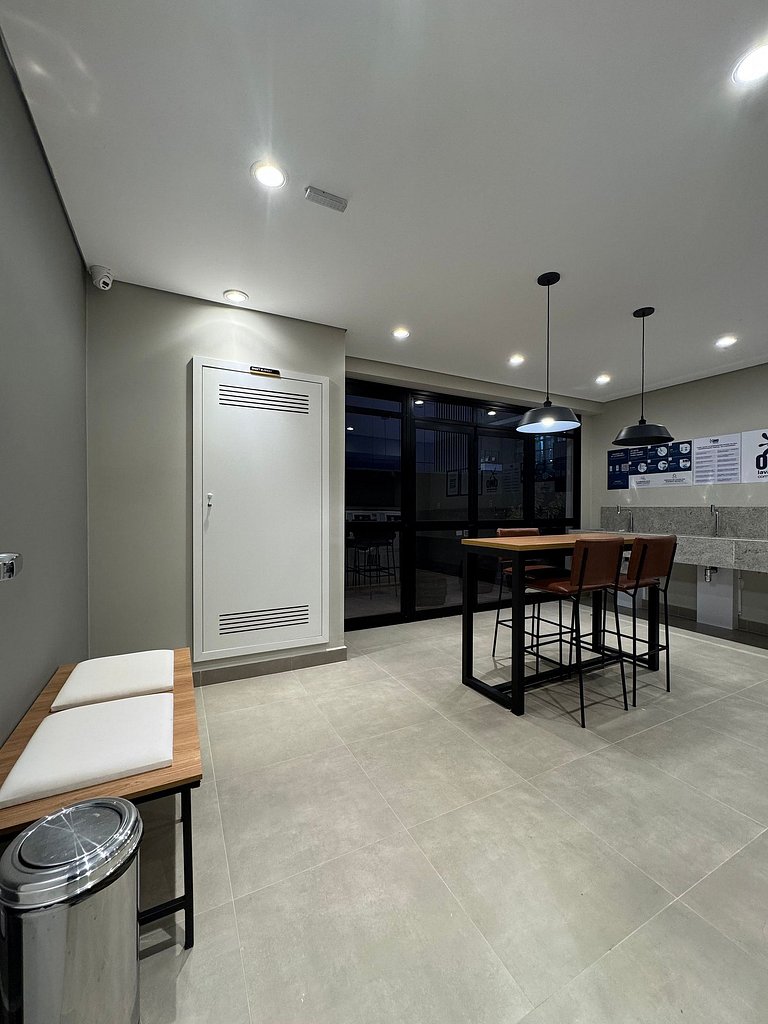 Studio Conforto em Pinheiros/ Sacada / 2 min metro