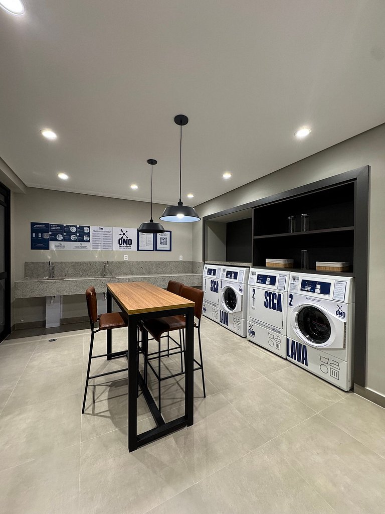 Studio Conforto em Pinheiros/ Sacada / 2 min metro