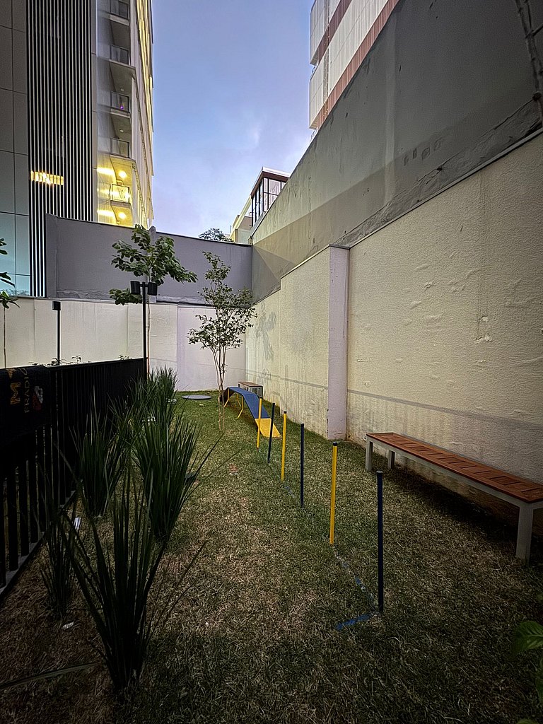 Studio Conforto em Pinheiros/ Sacada / 2 min metro