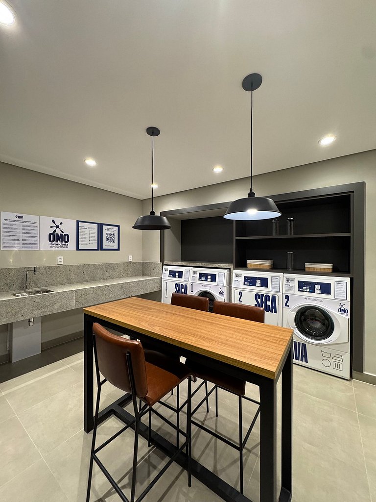 Studio Conforto em Pinheiros/ Sacada / 2 min metro