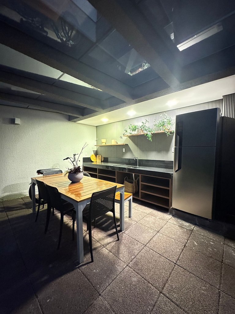 Studio Conforto em Pinheiros/ Sacada / 2 min metro