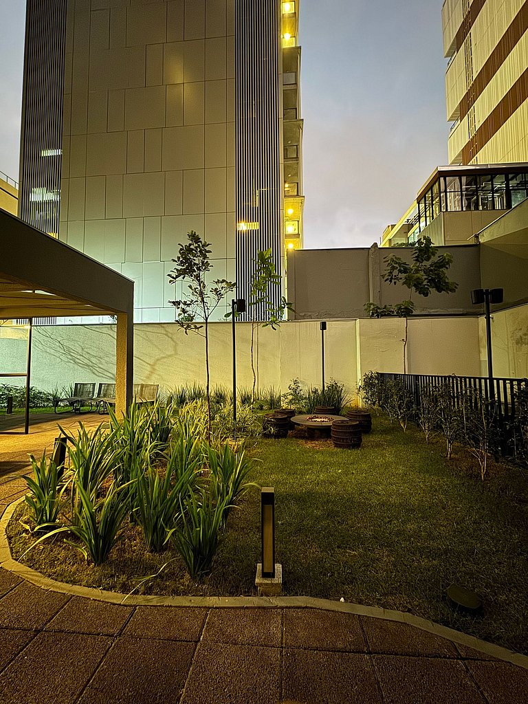 Studio Conforto em Pinheiros/ Sacada / 2 min metro