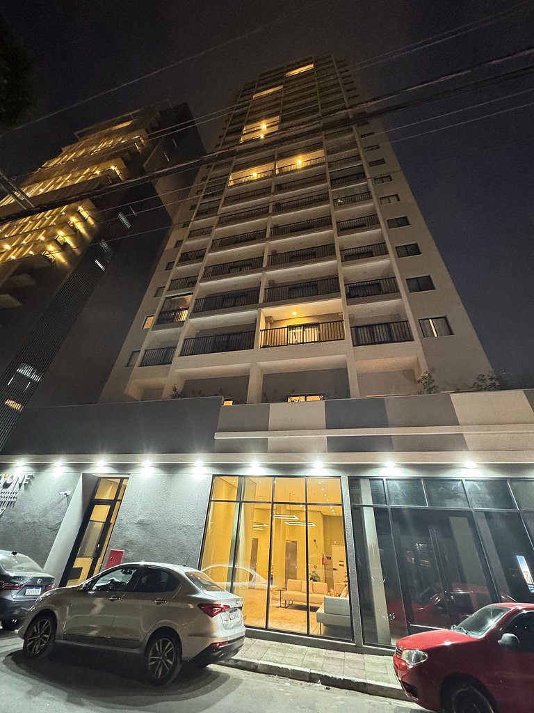 Studio Conforto em Pinheiros/ Sacada / 2 min metro
