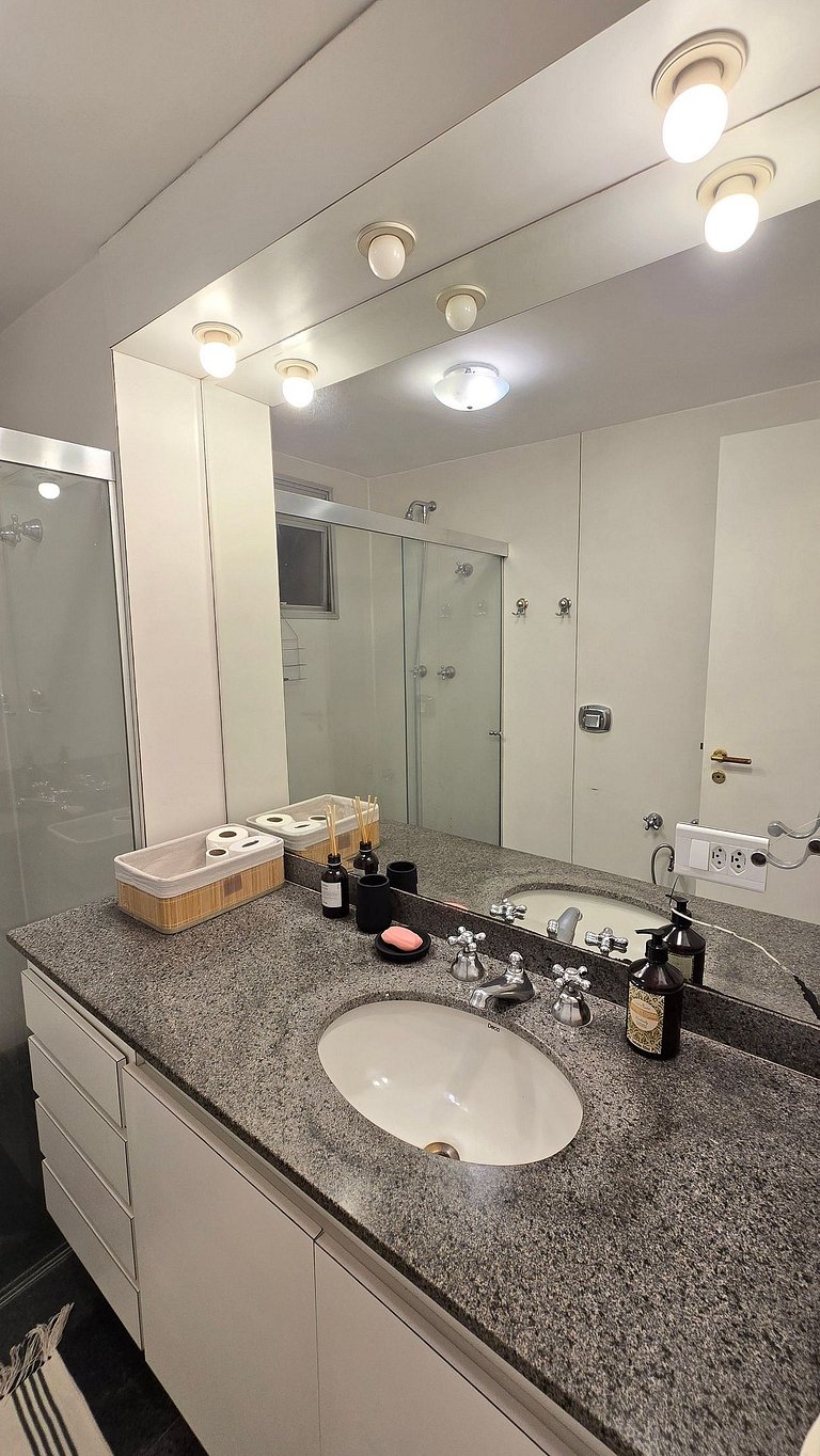 Amplo Apartamento Pinheiros/Cama King/Garagem