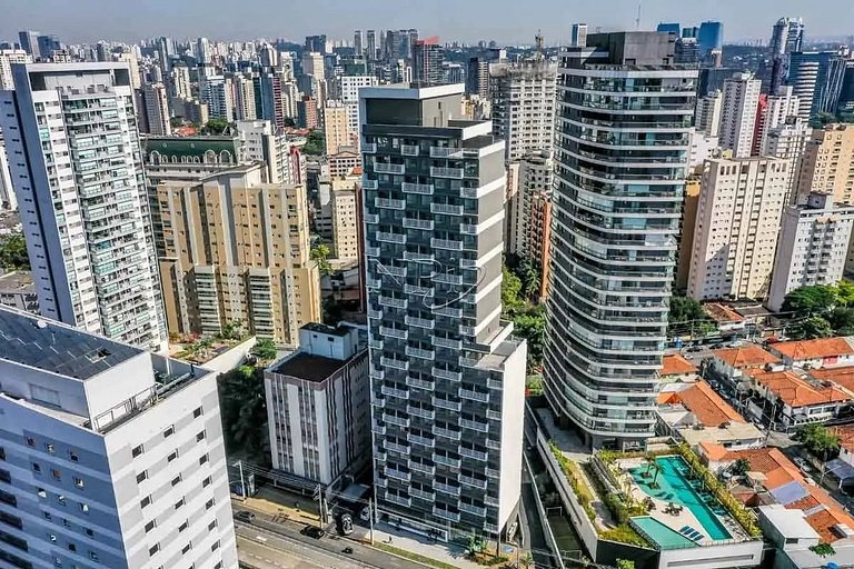 Studio Confortável e completo no Itaim com Sacada