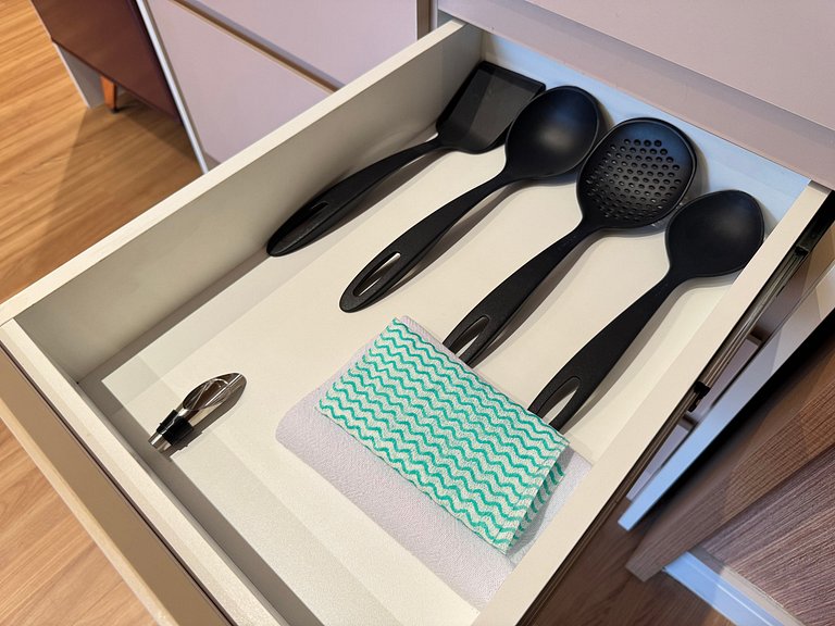 Elegância no Itaim /Cama King/Piscina/Restaurante