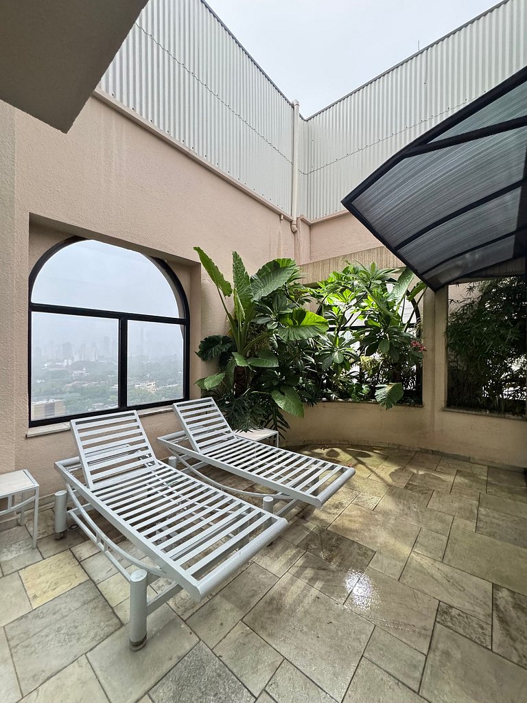 Elegância no Itaim /Cama King/Piscina/Restaurante