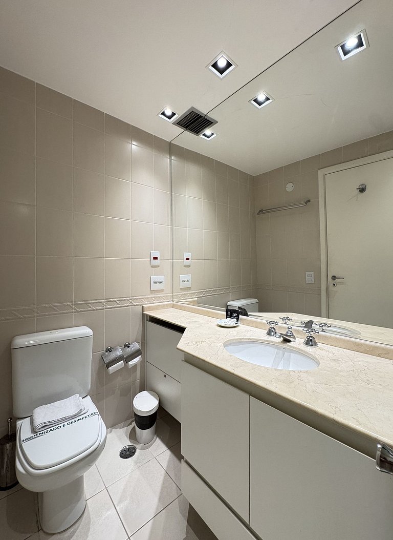 Elegância no Itaim /Cama King/Piscina/Restaurante