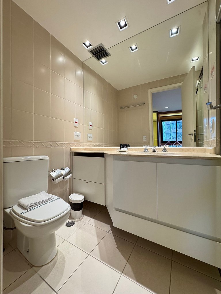 Elegância no Itaim /Cama King/Piscina/Restaurante