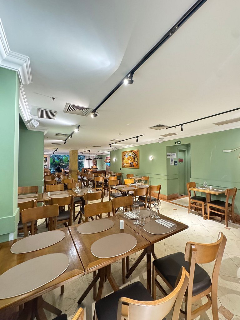 Elegância no Itaim /Cama King/Piscina/Restaurante