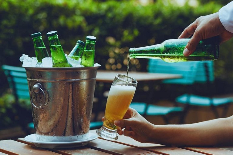 Elegância no Itaim /Cama King/Piscina/Restaurante