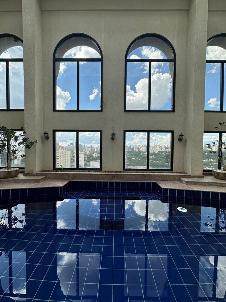 Elegância no Itaim /Cama King/Piscina/Restaurante