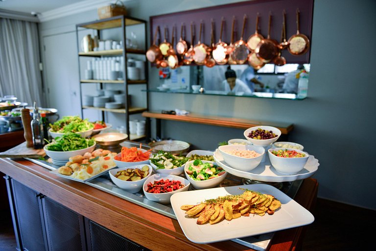 Elegância no Itaim /Cama King/Piscina/Restaurante