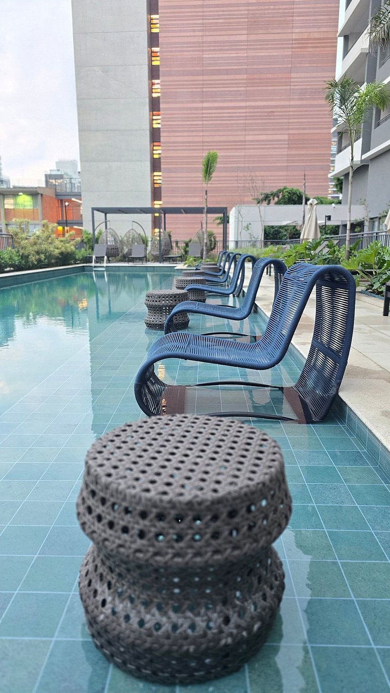 Lindíssimo apt Vila Mariana/ Metrô Paraíso/Piscina