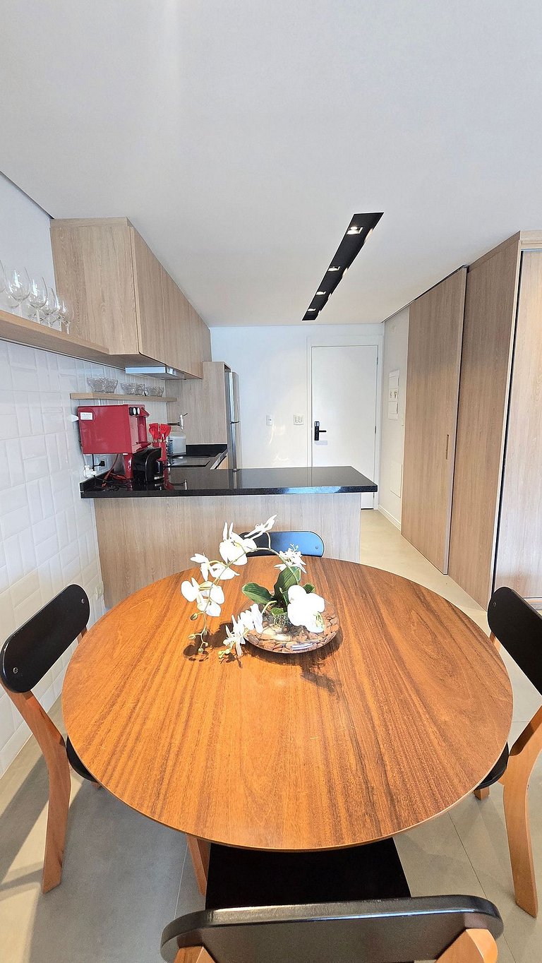 Studio Amplo e luxuoso/Garagem/Vila Mariana